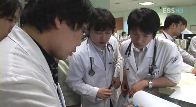 대한민국에서의 의사들의 하루.jpg | 인스티즈