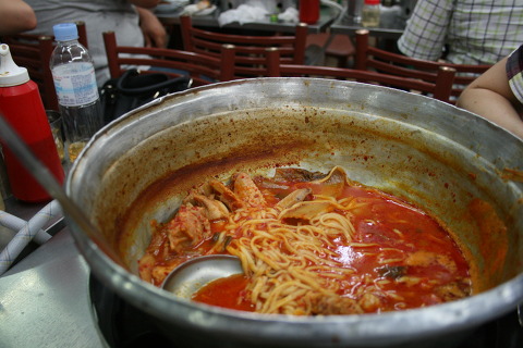 동대문닭한마리칼국수 이미지
