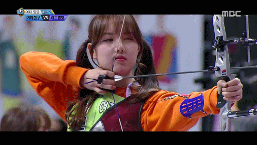 활쏘는 아이돌들.gif | 인스티즈