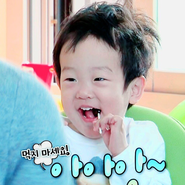  웃을 때 더 예쁘고 사랑스러운 서준이 | 인스티즈
