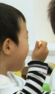 [슈퍼맨이돌아왔다] 아직도 신거 잘 못먹는 이서준ㅋㅋㅋㅋㅋㅋ.GIF | 인스티즈