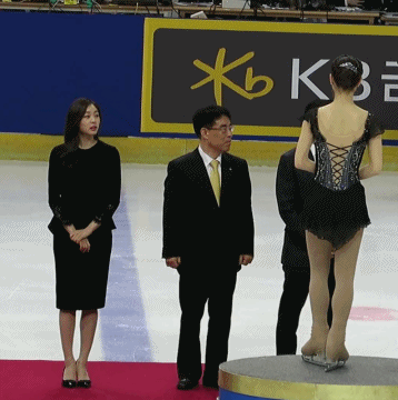 김연아 여후배, 남후배 대하는 차이 .. | 인스티즈