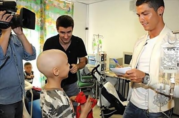 [소리] 2015년 전 세계 운동선수 중에 기부를 제일 많이 한 선수는 누구일까?!.jpg | 인스티즈