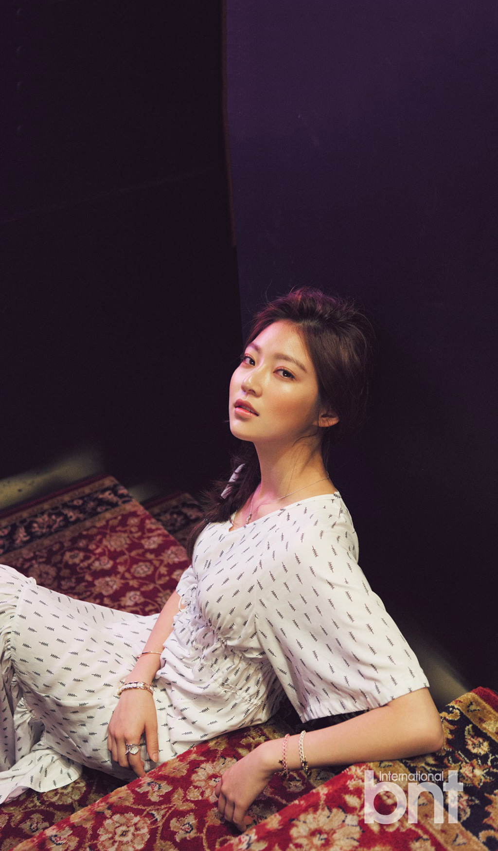 T전화 18번째 - 공승연 화이트 테마. png___(다음은 서현진) | 인스티즈