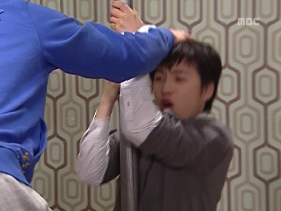 [거침없이하이킥] 옥탑방 봉 폐쇄령 내린 민용이 ㅋㅋㅋㅋㅋㅋ.jpg | 인스티즈