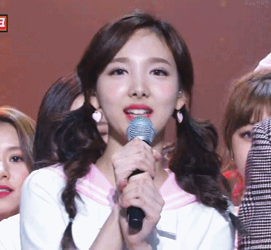 오늘자 뮤직뱅크 나연이.gif | 인스티즈