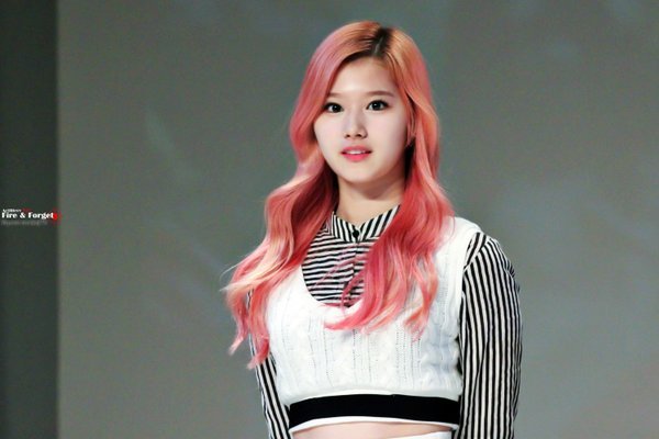 마리텔 미모 열일하는 사나.gif | 인스티즈