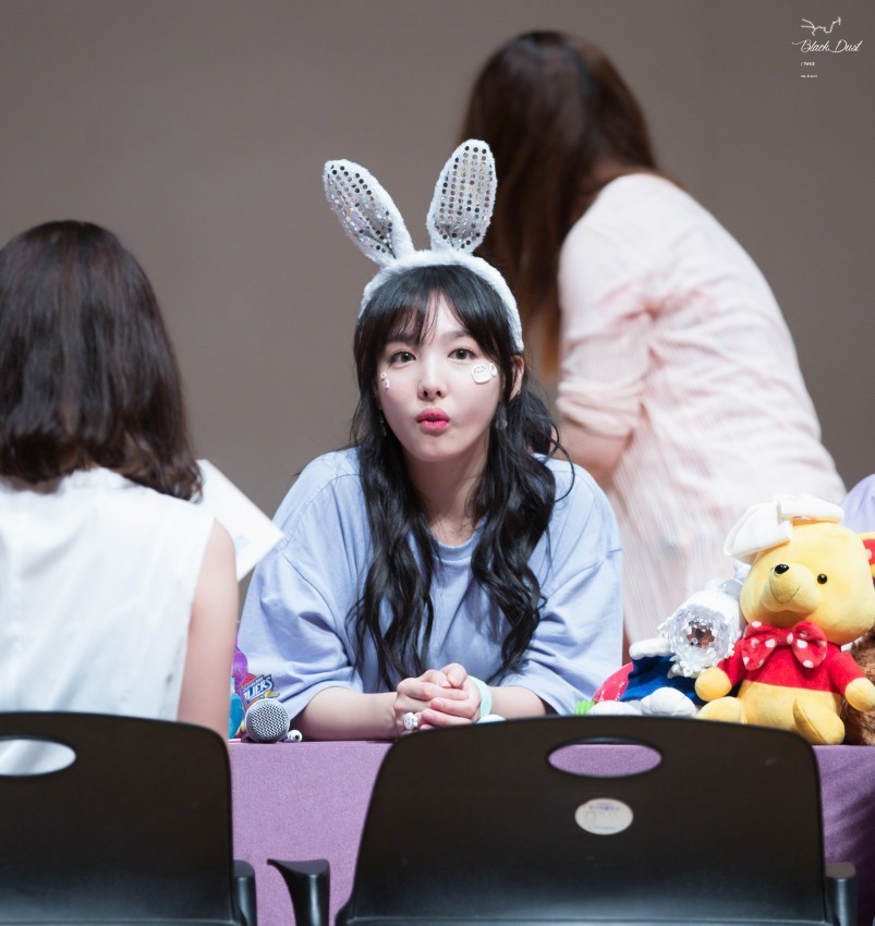 [트와이스] 서열9위 토끼언니 맏내 나연 짤들.jpg | 인스티즈