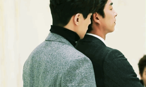 브로맨스를 대하는 남자와 여자의 반응차이.gif | 인스티즈