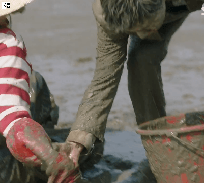 [질투의화신] 표나리 가방지킴이.gif | 인스티즈