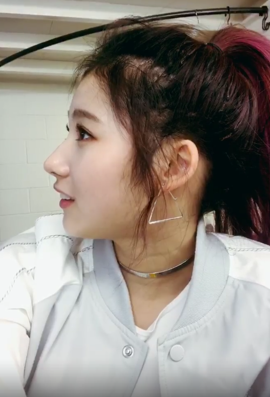 콧대 장난아닌 트와이스 사나 | 인스티즈
