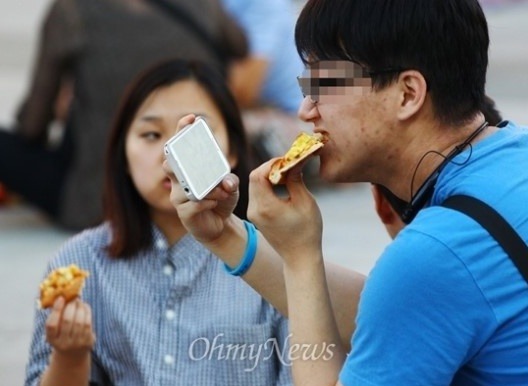 2014년 여름에 벌어졌던 이상한 투쟁.jpg | 인스티즈