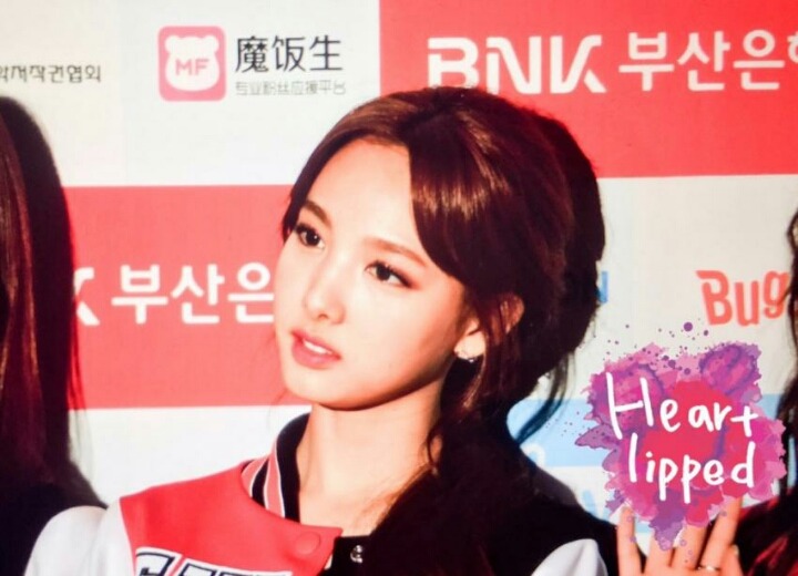 [트와이스] 오늘자 아송페 무대에서 어리둥절 나연이 | 인스티즈
