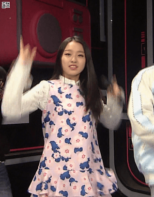 [인기가요] 어제자 이수민 MC컷.gif | 인스티즈