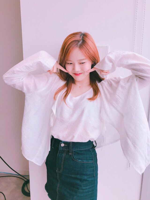 [오마이걸] 낮잠을 자고 싶지만 일은 해야하니 효정이 | 인스티즈