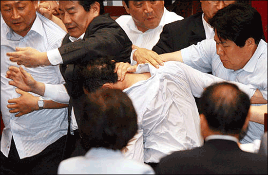 2009년 7월 22일 미디어법 날치기 하던 날.jpg | 인스티즈