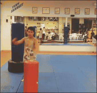 멋있는 발차기.gif | 인스티즈