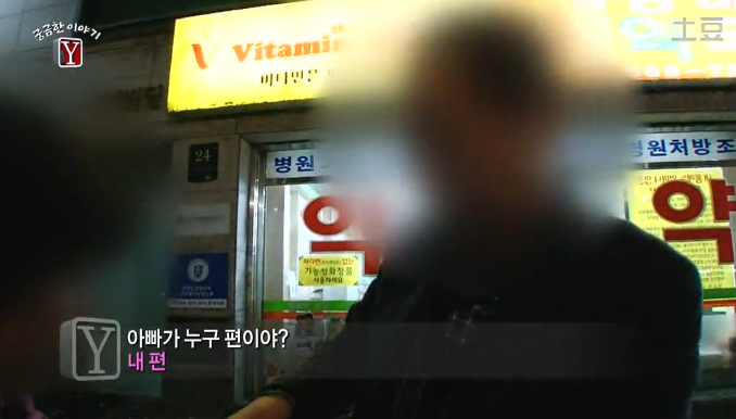 유모차 탄 아기들을 마음대로 만지고 다니는 여자 | 인스티즈