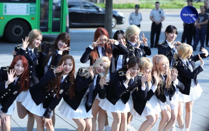 경찰 제복 입은 우주소녀 | 인스티즈