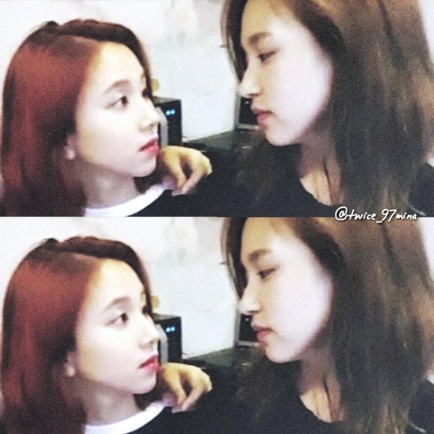 [트와이스] 대표 케미 미챙(미나+채영) 달달한 분위기 짤들.gif | 인스티즈