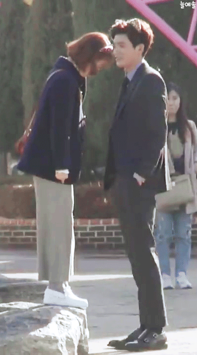 박형식&박보영이 키를 맞추는 방법.gif | 인스티즈