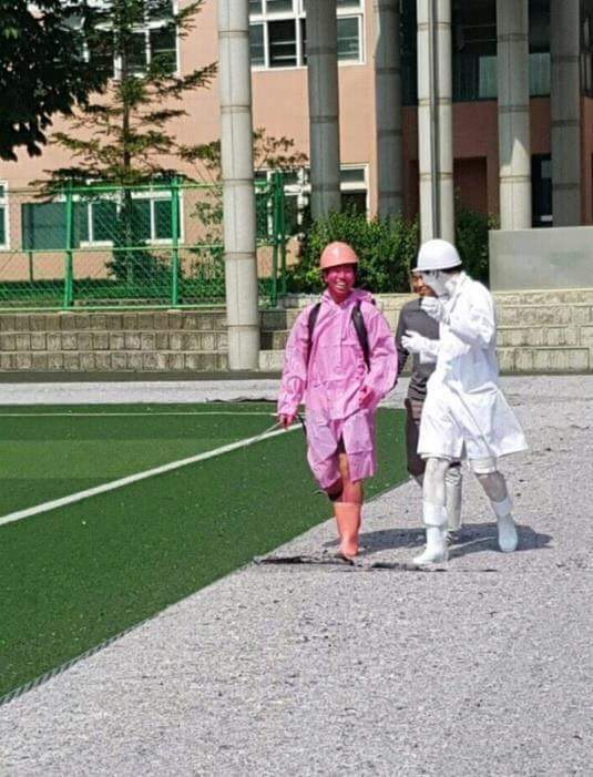 누군가가 한해의 이슈를 묻거든 고개를 들어 의정부고 졸업앨범을 보게하라 | 인스티즈