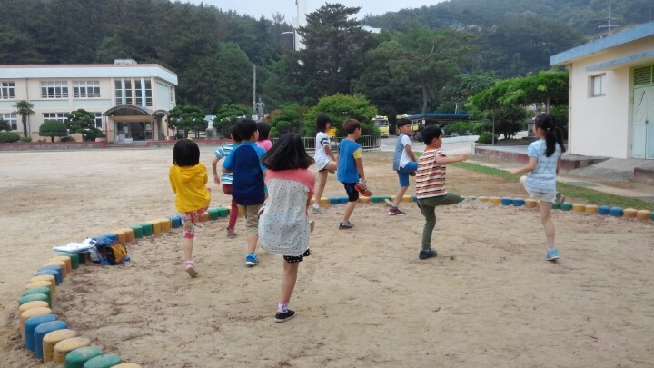 반동초등학교 이미지