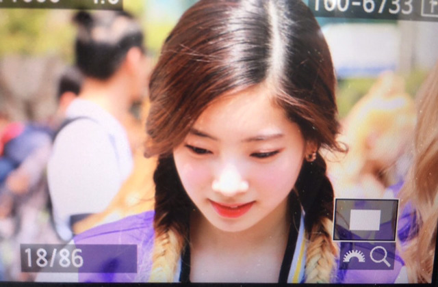 [트와이스] 오늘자 모찌 모찌함이 폭팔한 다현이 뮤뱅 출근길 | 인스티즈