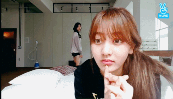 스타킹 신는 사나.gif | 인스티즈