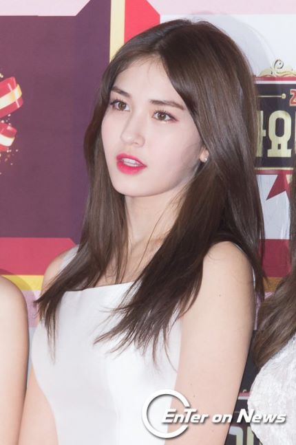오늘자 레드카펫 아이오아이 | 인스티즈