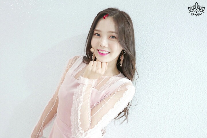 오마이걸 불꽃놀이 비하인드 사진 | 인스티즈