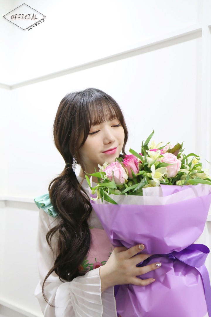[러블리즈] 밥먹고 운동할지 운동하고 밥먹을지 고민돼서 케이 | 인스티즈