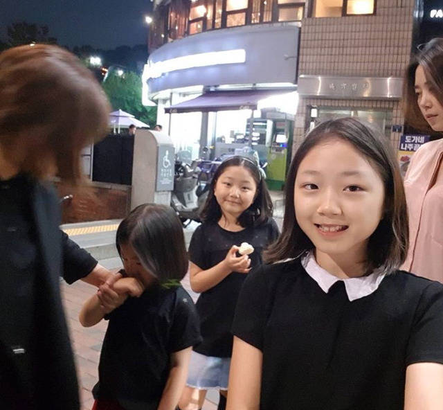 엄청 많이 큰 정웅인의 세 딸 삼윤이(세윤,소윤,다윤) 근황.jpgif | 인스티즈
