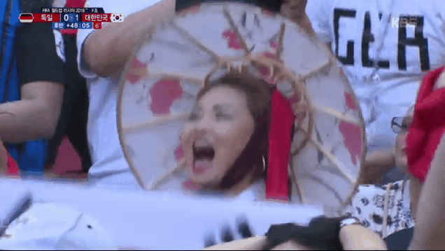 심판이 VAR 확인하고 골로 인정된 후 독일 팀.gif | 인스티즈