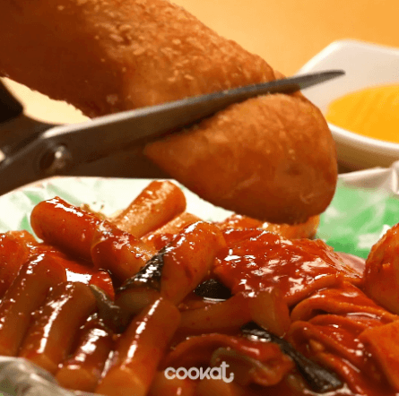 떡볶이와 핫도그.GIF | 인스티즈