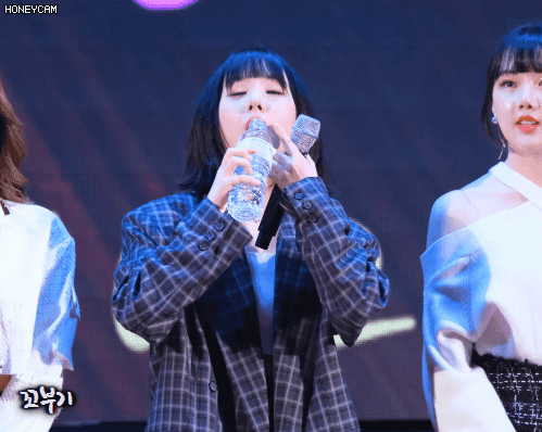 그냥 물 마시는 여자친구 은하.gif | 인스티즈