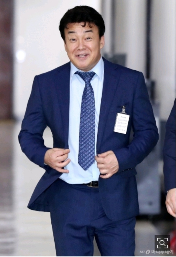 백종원의 멋스러운 수트핏 | 인스티즈