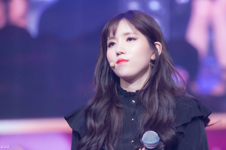 [러블리즈] 서점에 책 사러 가는길이라 명은이 | 인스티즈