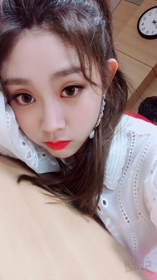 [러블리즈] 미니빔을 갖고싶은 마음이 들어서 지수 | 인스티즈