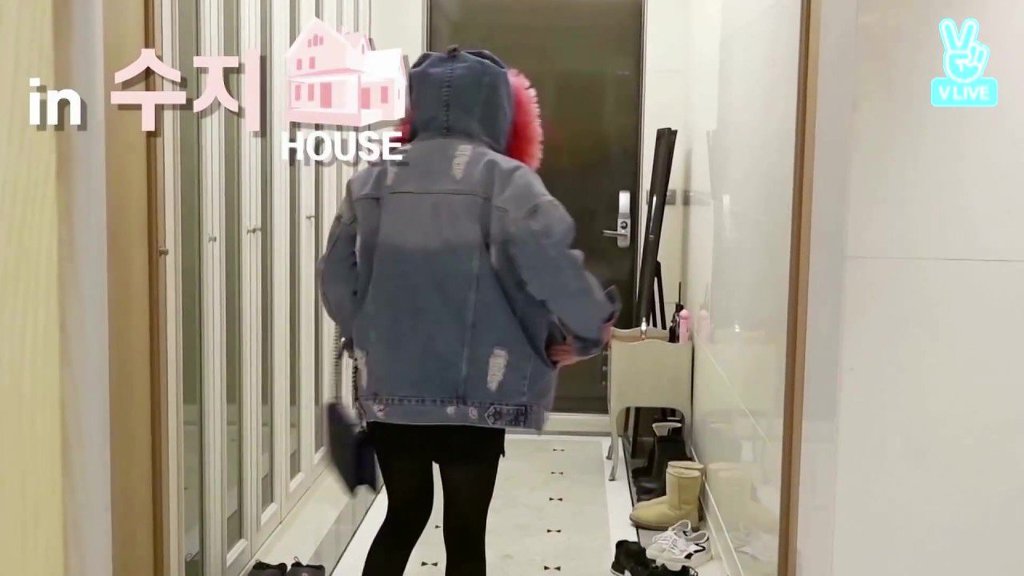 결정장애 걸린 수지.jpg | 인스티즈