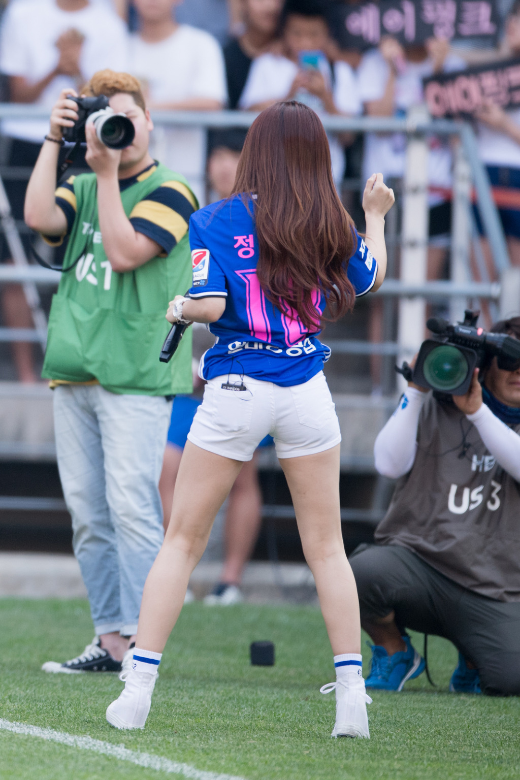정은지 뒷태 | 인스티즈