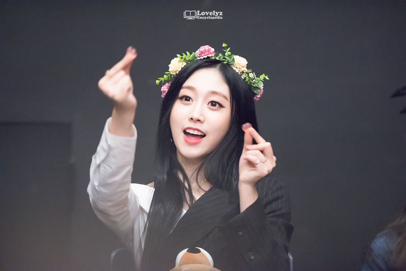 다시 흑발로 돌아온 러블리즈 지수.gif | 인스티즈