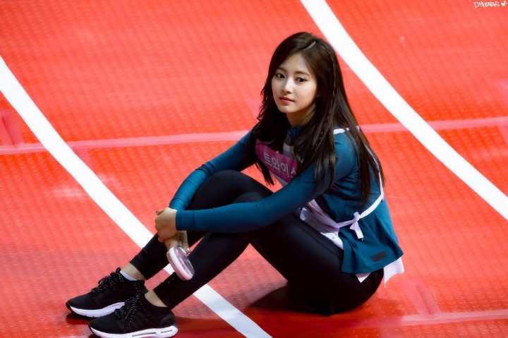 아육대 나가서 가만히 앉아있는데 사실상 금메달인 트와이스 쯔위 ㄷㄷㄷ | 인스티즈