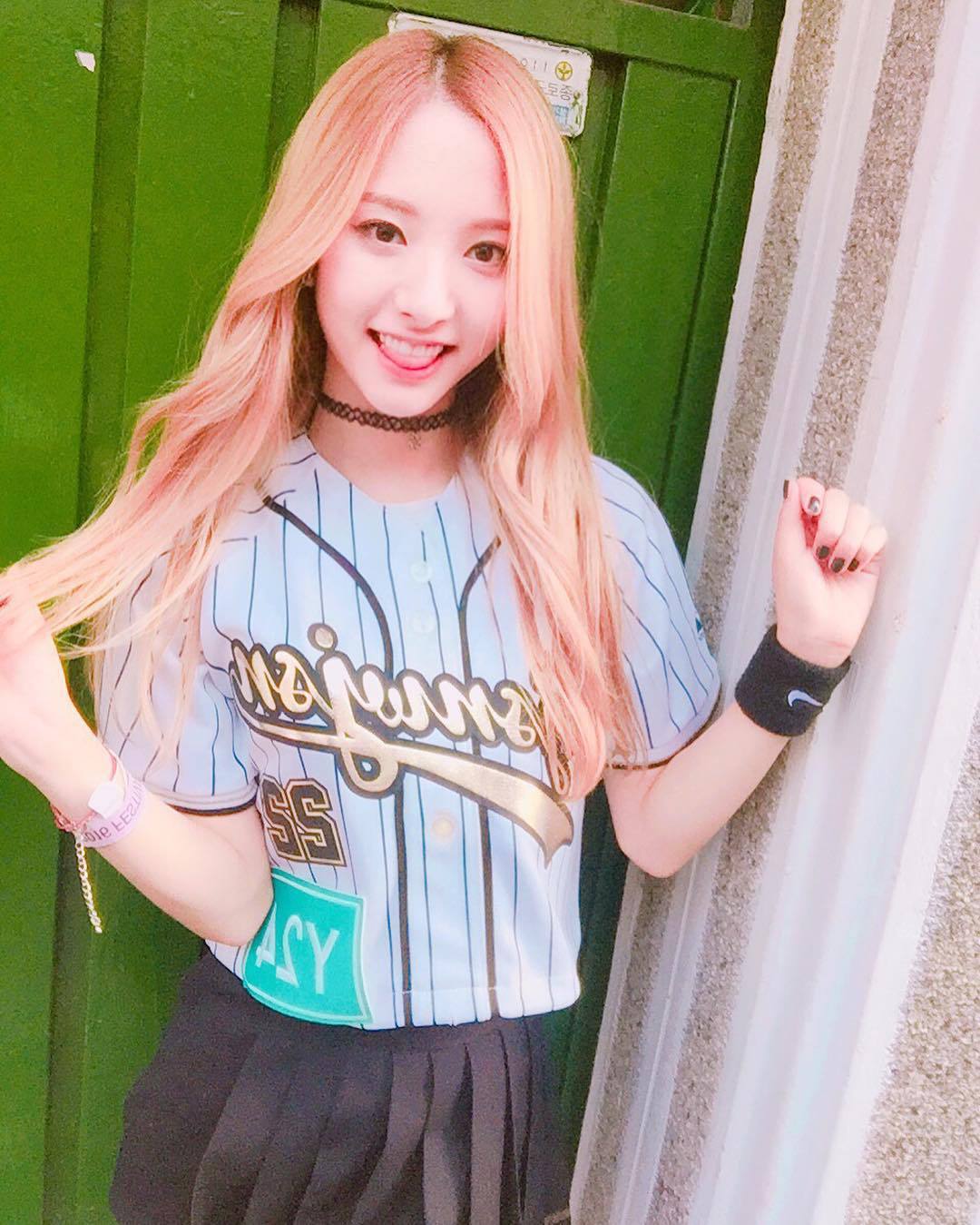 우주소녀 보나 금발머리 시절.gif | 인스티즈