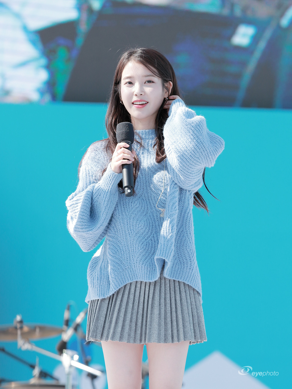 하늘하늘한 하늘색 아이유.jpg | 인스티즈