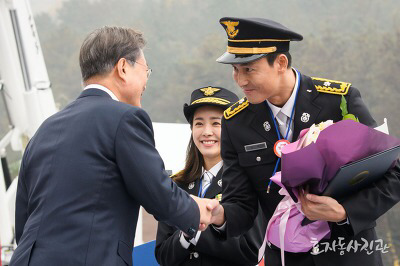 한지민 눈빛교환.jpg | 인스티즈