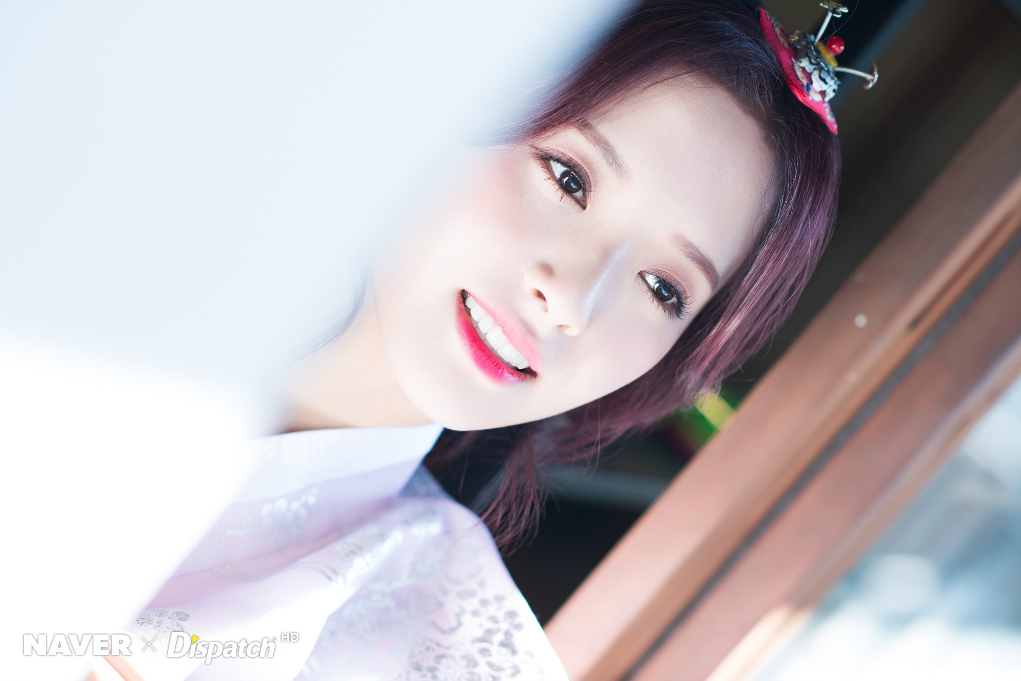 [사이즈핵큼] 오늘자 한복입은 우주소녀 보나.jpg | 인스티즈