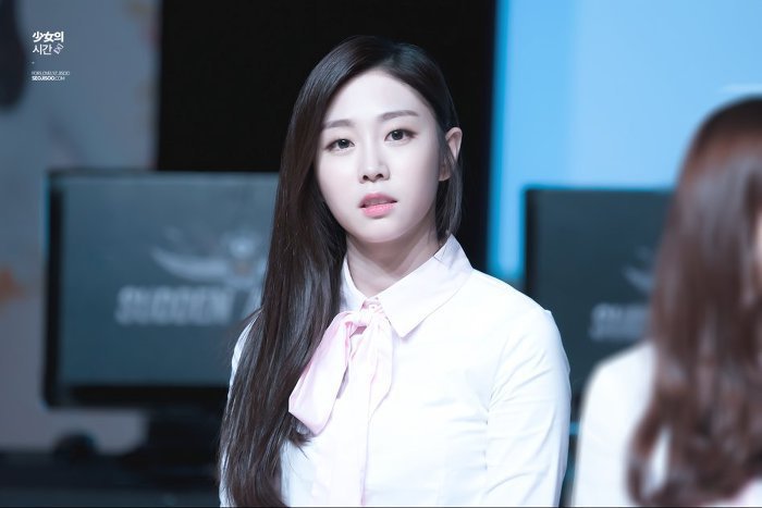 러블리즈 지수는 앞머리를 덮은게 낫다 vs 깐게 낫다 | 인스티즈