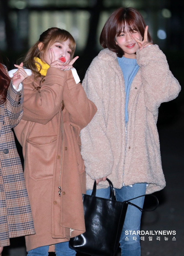 어젯밤 늦게까지 콜라 사이다 말아 마신듯한 아이즈원 출근길 사진.jpg | 인스티즈