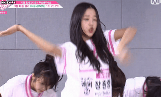 프로듀스48 배윤정 트레이너 살살 녹이는 연습생.gif | 인스티즈